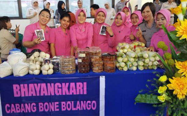 PC. Bhayangkari Bone Bolango ikut serta dalam bazar yang dilaksanakan oleh Pengurus Daerah Gorontalo