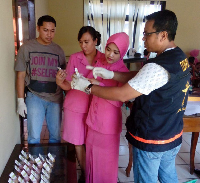 Pada hari Selasa 19 Maret 2016 pengurus Bhayangkari cabang Tabalong melaksanakan tes urine dalam rangka mendukung program Polri dalam gerakan anti narkoba bertempat di aula Praja utama Polres Tabalong dalam rangka hari kesatuan Gerak Bhayangkari ke 64 tahun 2016.