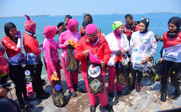 aksi bersih laut dan pantai 2019 d