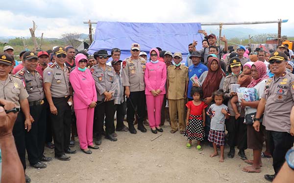 Kunjungan ke korban gempa di Plu, Donggla dan Dili a