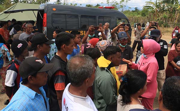 Kunjungan ke korban gempa di Plu, Donggla dan Dili j